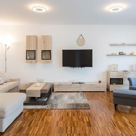 Spacious 2Bdr Apartment - Free Parking Загреб Екстер'єр фото